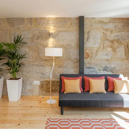 Local Apartment *