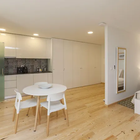 オポルト ローカル スタジオズ * ポルト