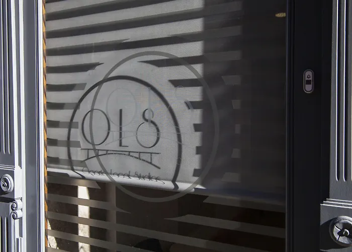 Διαμέρισμα Local