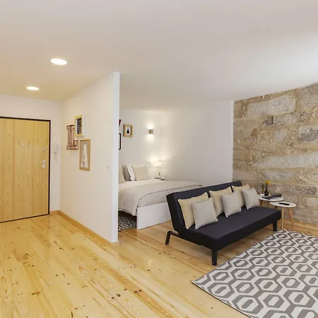 오포르토 로컬 스튜디오 *